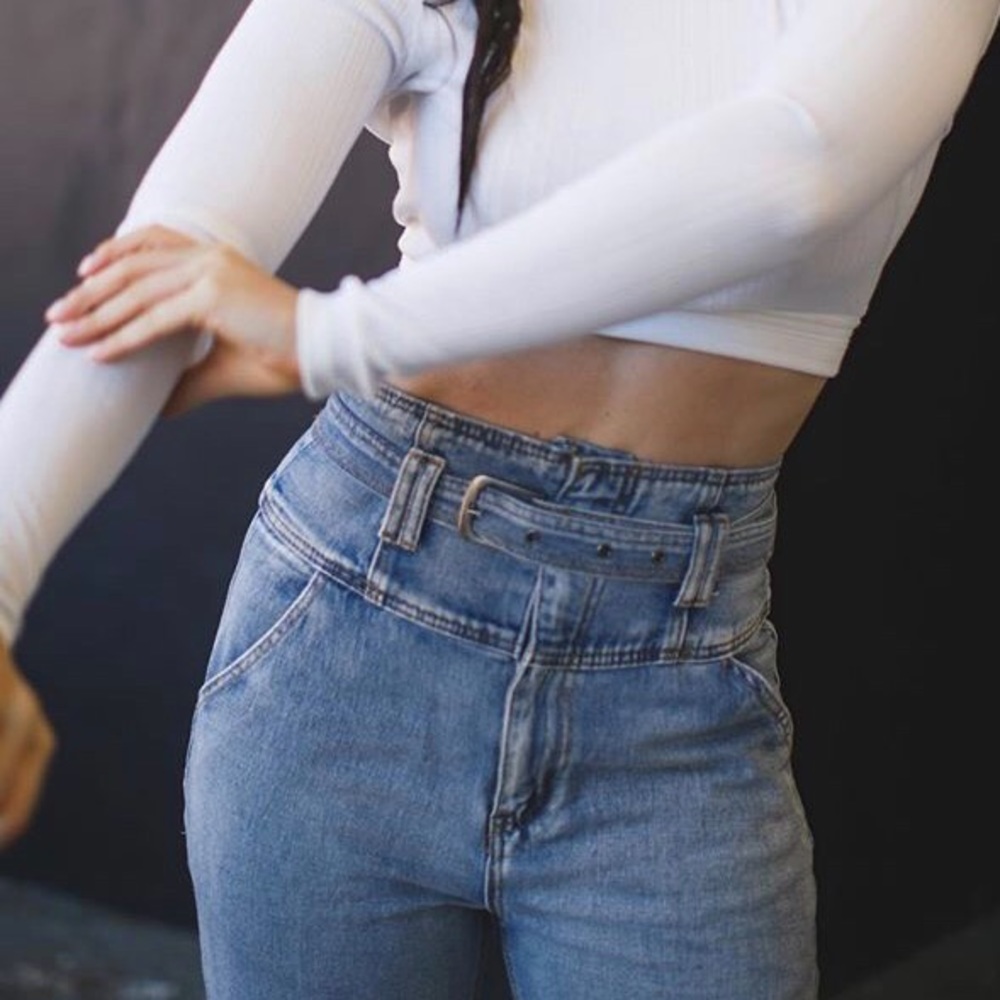 ISO High Waist Belted Jeans Sz 6 or 8